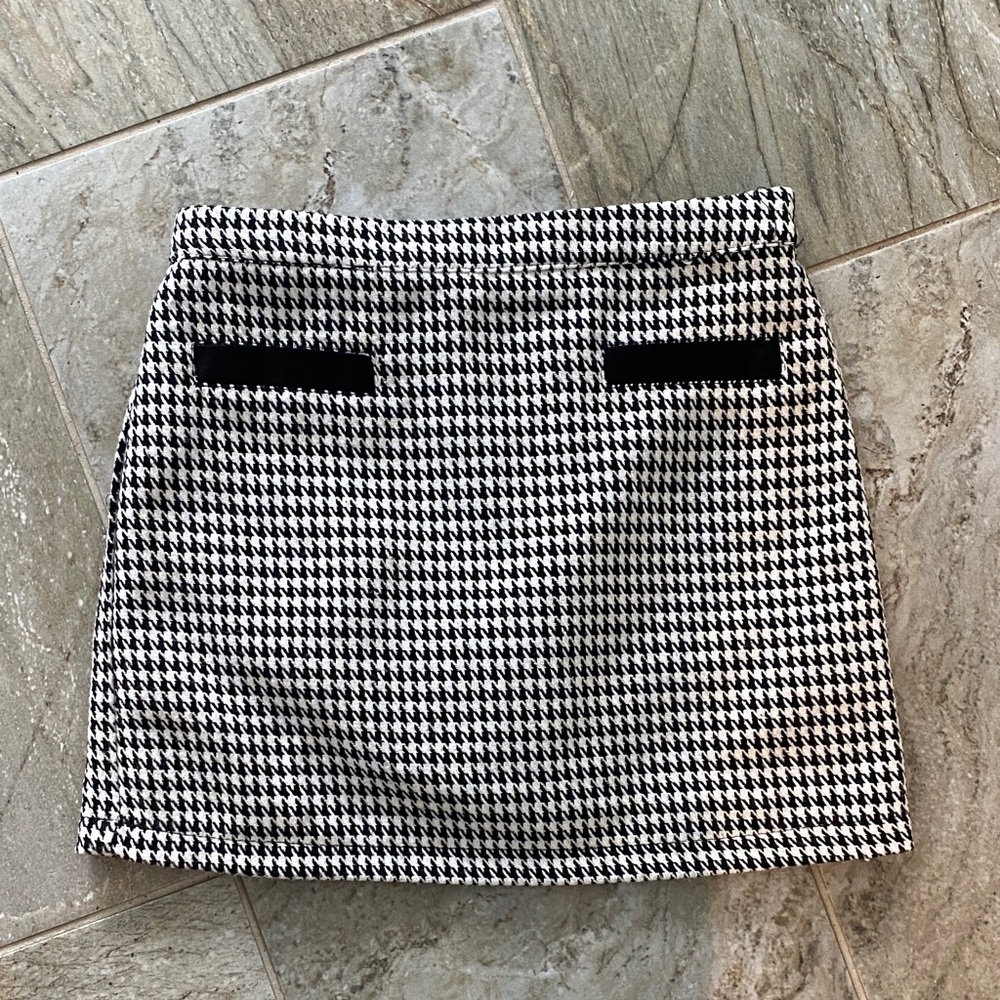Copper Key Black and White Houndstooth Mini Skirt NWOT